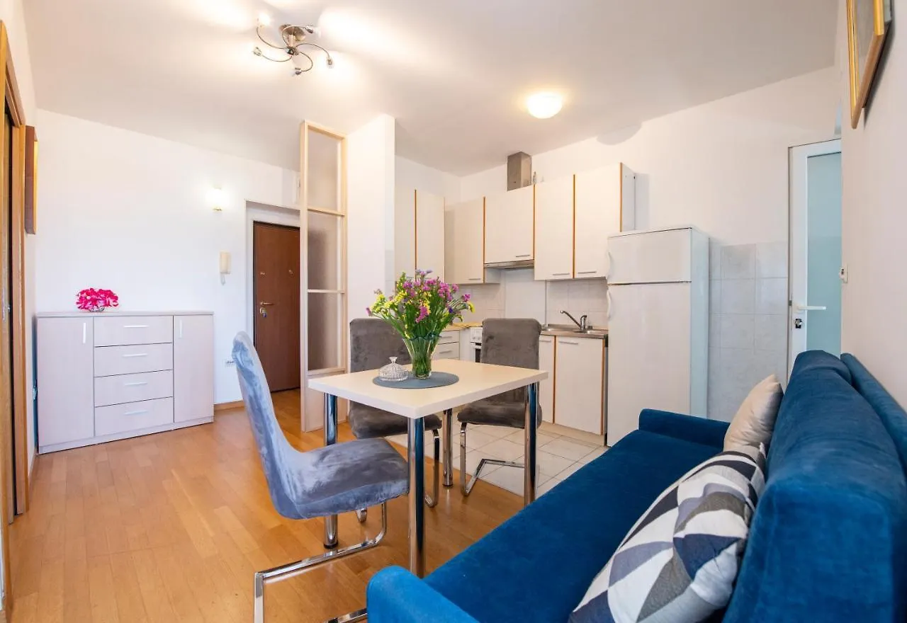 Danna'S Apartment Split